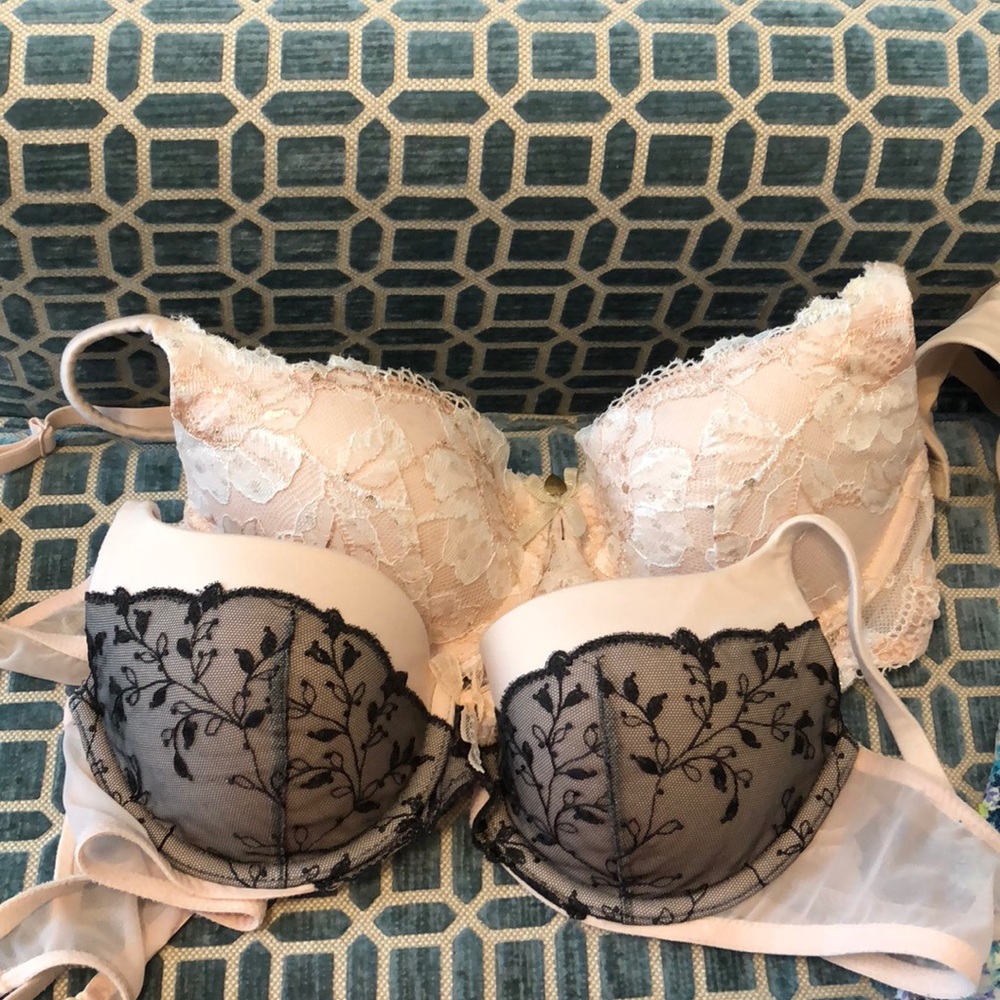 Victoria’s Secret bras!!!! Pack of 2!!!